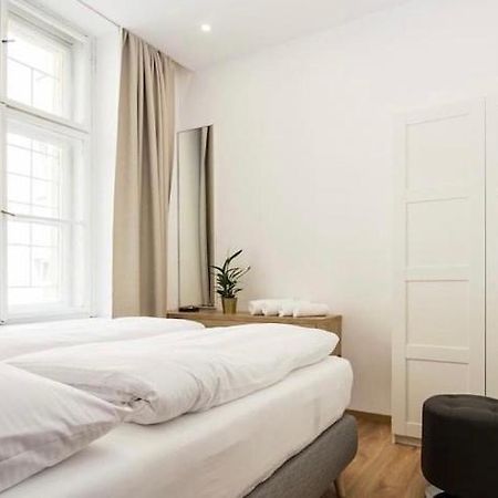 Luxury Apartment On Wenceslas Square Прага Экстерьер фото