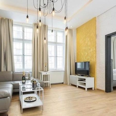 Luxury Apartment On Wenceslas Square Прага Экстерьер фото
